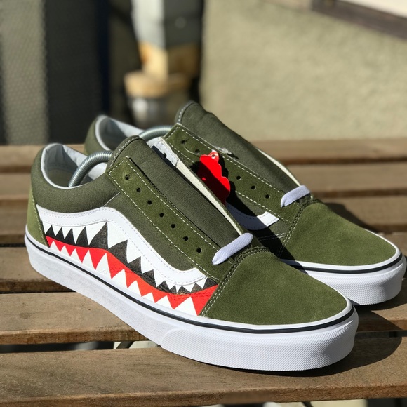 vans custom shark